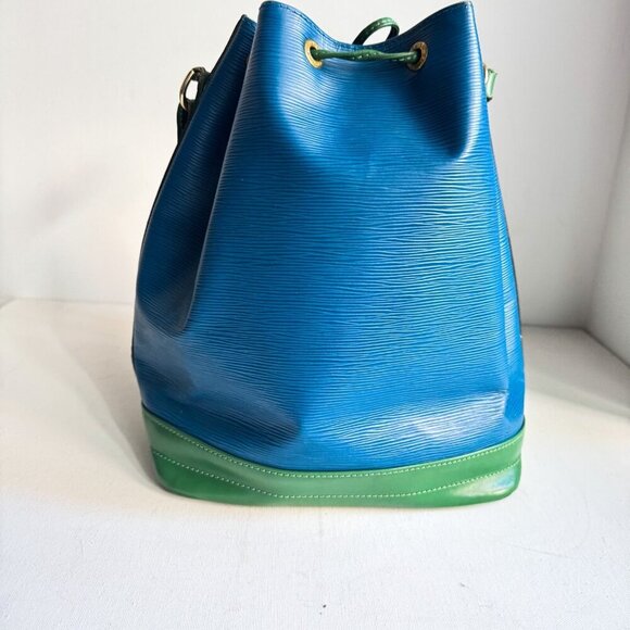 Louis Vouitton 1995 Noé Blue Green Bicolour Epi Leather Drawstring Bucket Bag. - Picture 2 of 13